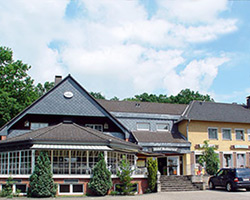 Eingang zum Hotel & Restaurant Zum Jägerheim